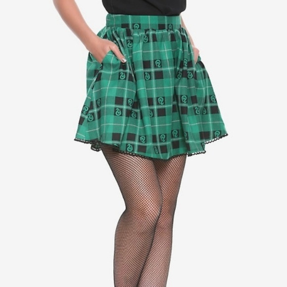 Hot Topic Dresses & Skirts - Harry Potter Slytherin Plaid Skirt Hot Topic